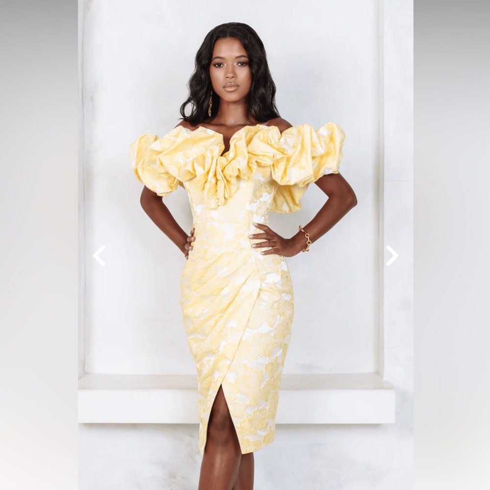 NWT Lavish Alice yellow katie rose brocade off shoulder midi dress. Size US 8